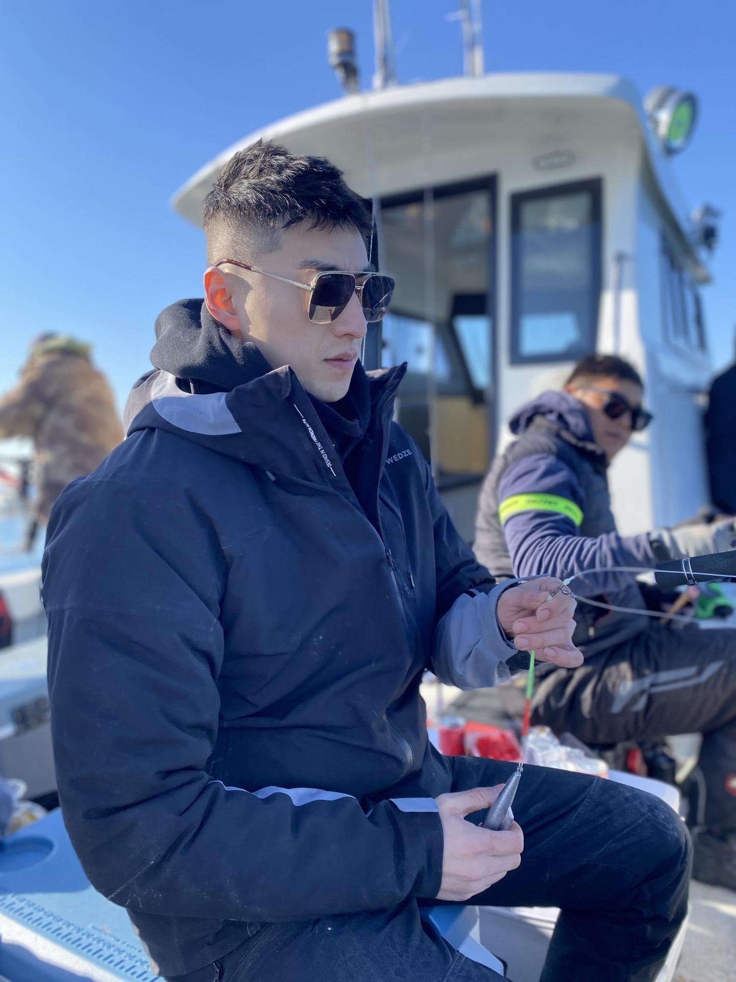 嗨～
