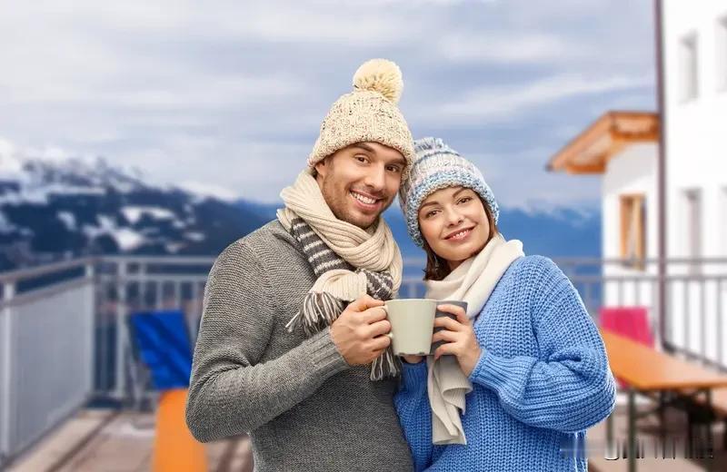 热乎乎的小日子
 
冬天最舒服的事，就是窝在家里啦。
 
早上不用急着起床，听窗