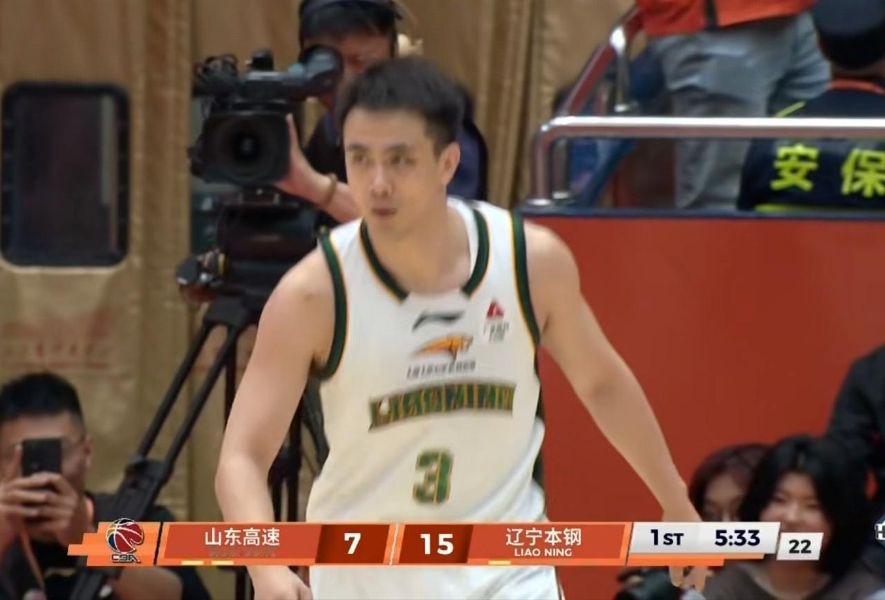 CBA辽宁客场80：75战胜了山东，双方进攻效率都不高，三分球都没投开，辽宁整体