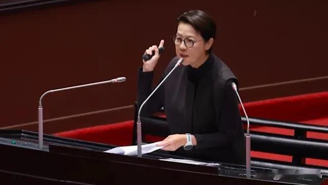 告别28年公职生涯，黄珊珊宣布卸任：终于可以做回自由的自己

 今日（1月31日