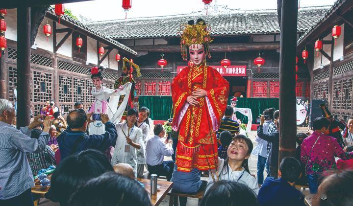 绝处逢生！险些失传的重庆非遗木棒头戏，如今惊艳中外游客
 
很多人不知道，重庆丰