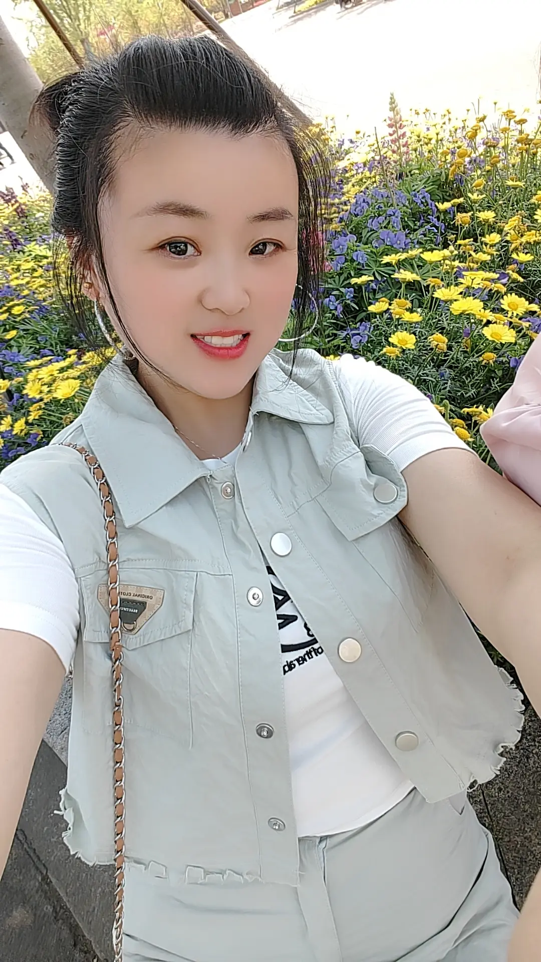 曾经以为四十岁很遥远，现在却发现18岁，已经是很久以前的事了，不想老也...