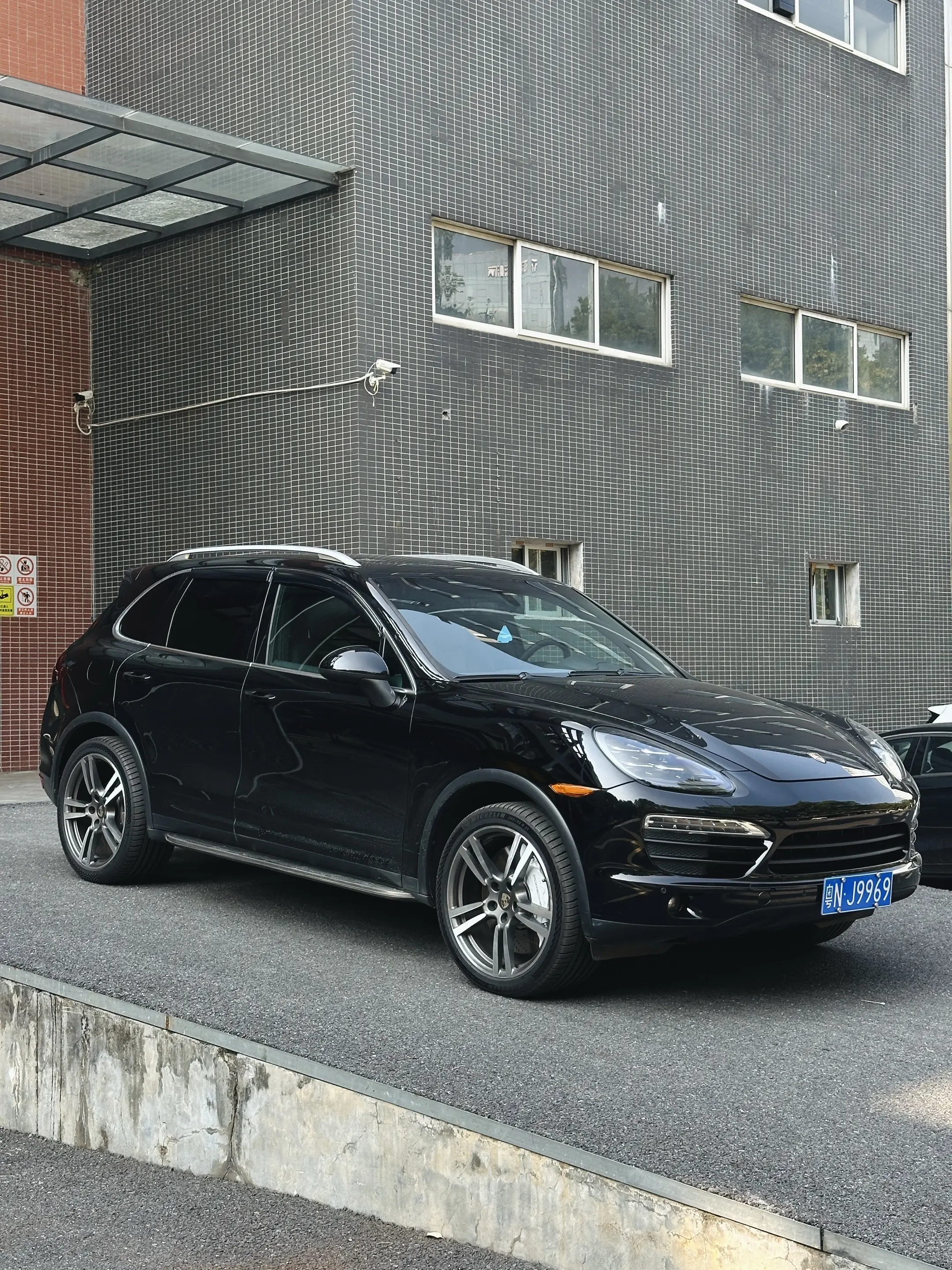 听说我这台手动卡宴火遍全网？？？