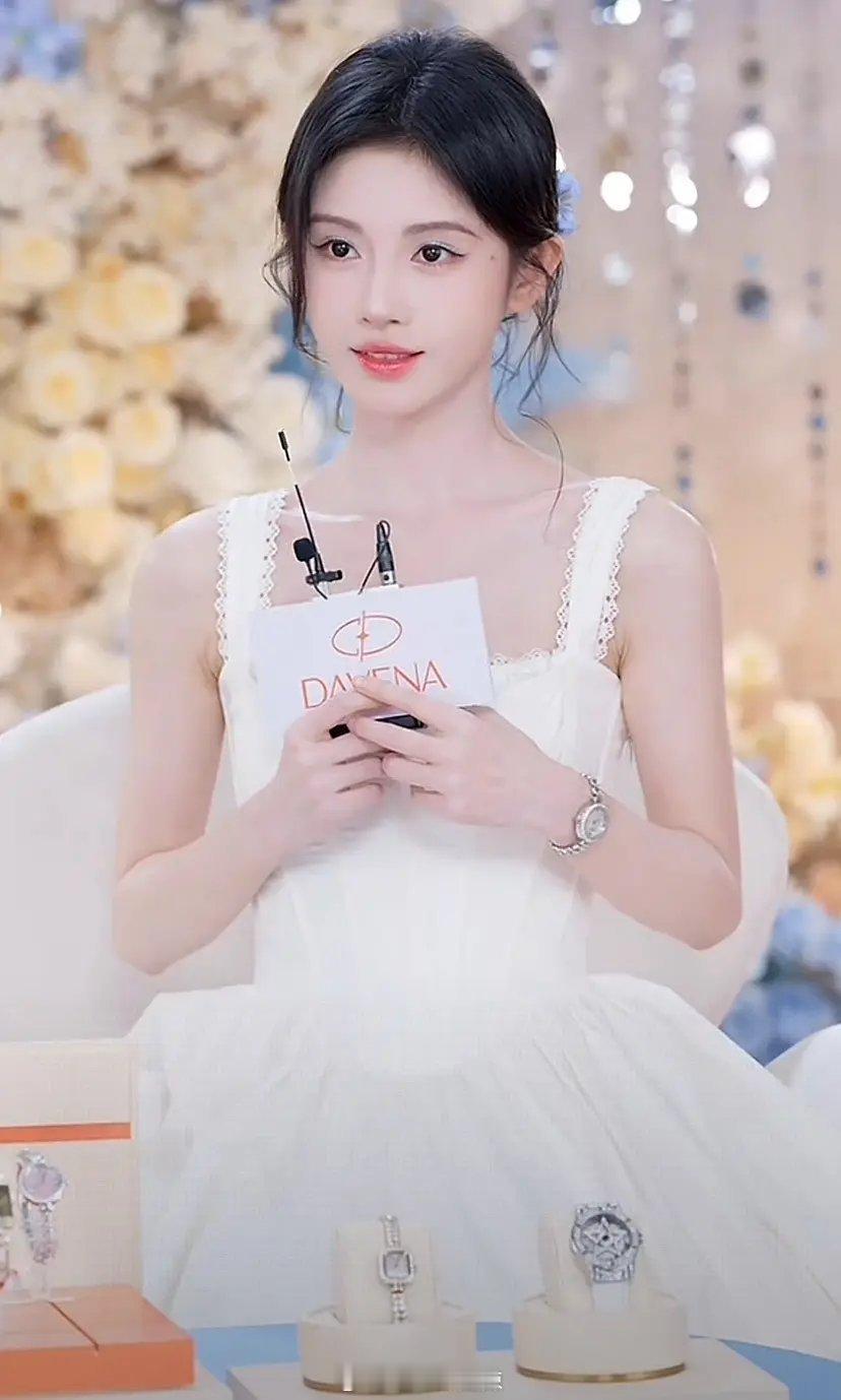 鞠婧祎，陈都灵今日直播截图 ​​​