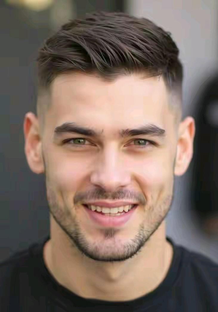 西方脸型帅？还是东方脸型帅？
        西方脸型通常立体感强，眉骨高、眼窝