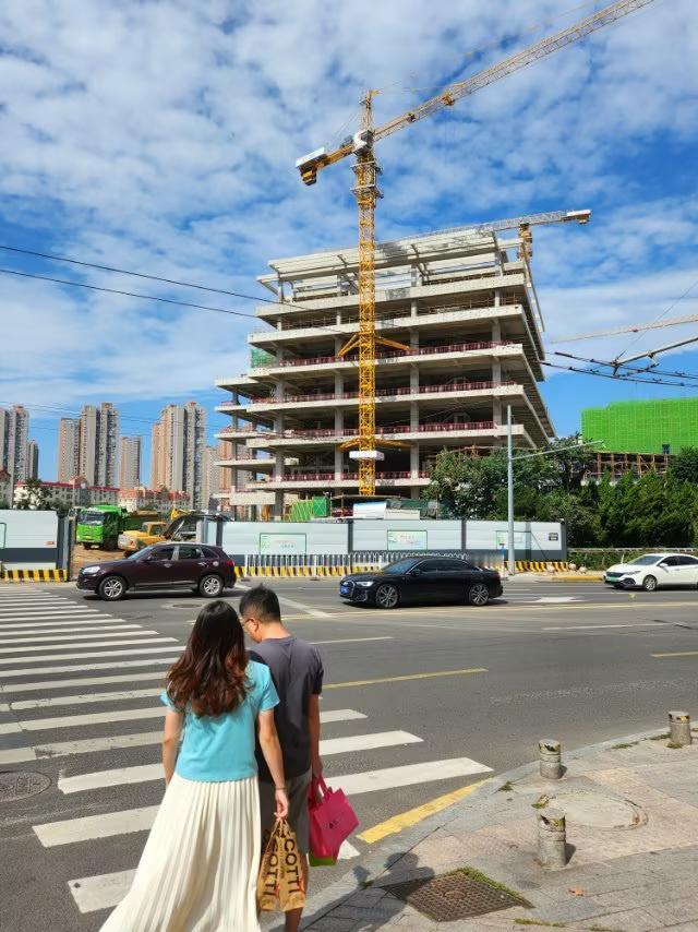 《女人的一生》唱出女人一生的酸甜苦辣，希望男人们给予关爱和情感支持[赞]
   