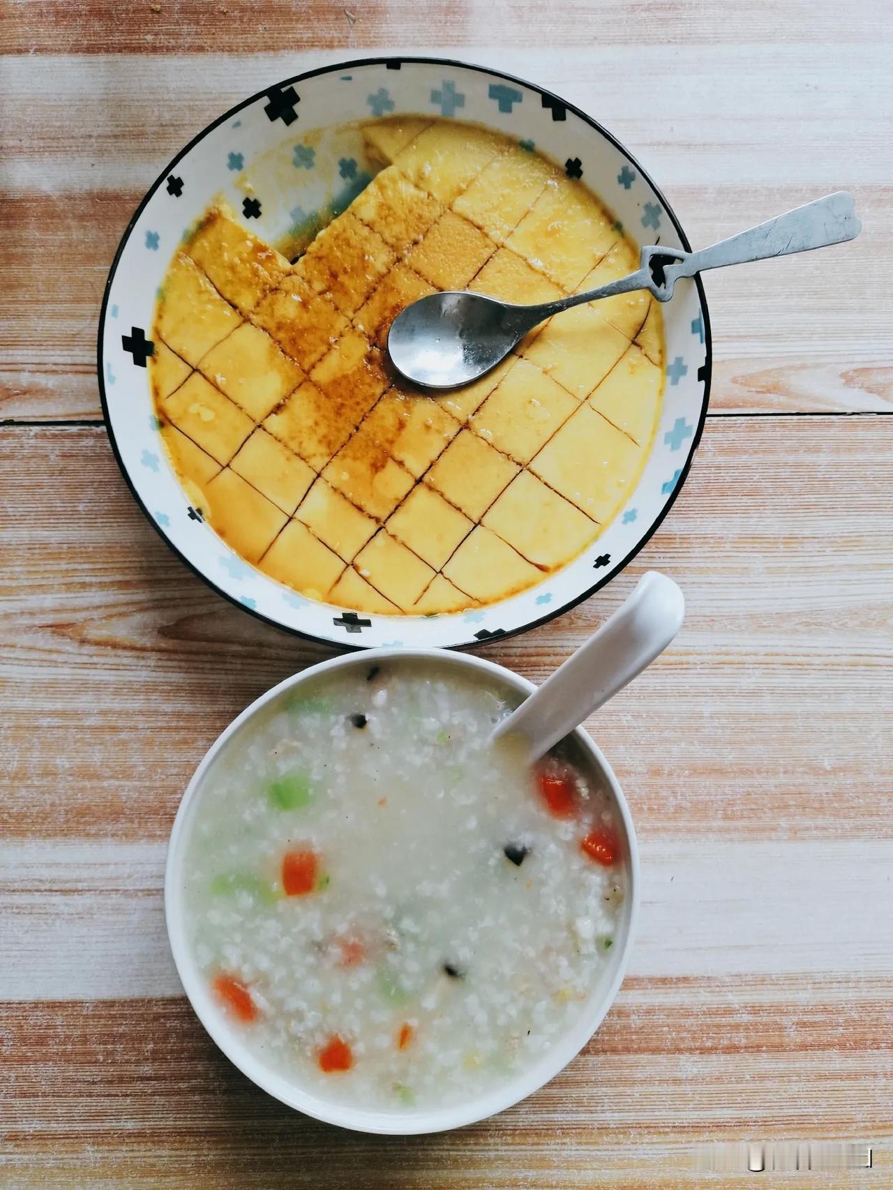 早上刚起床，上大学刚回来几天的女儿，已经把早餐端上了餐桌，用无比温柔的声音对我说