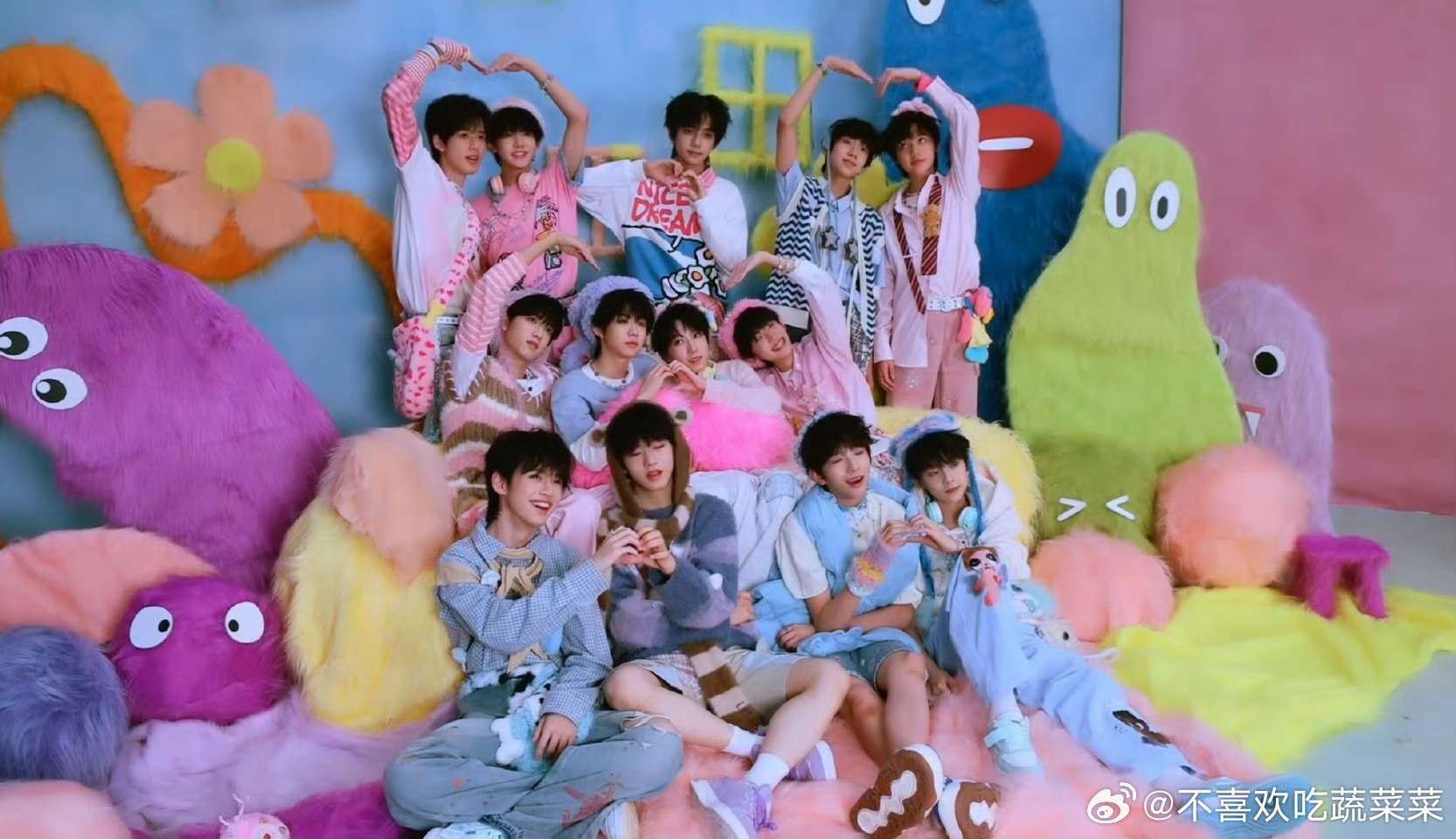 tg 老肆肆大合照 ​​​