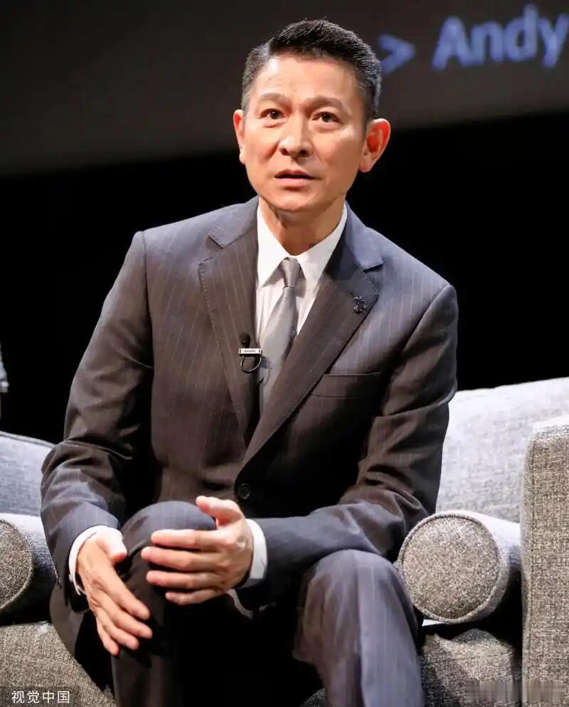 刘德华长期主义具象化了 刘德华的采访让人感触很深，言语间没有浮夸，只有踏实和沉稳