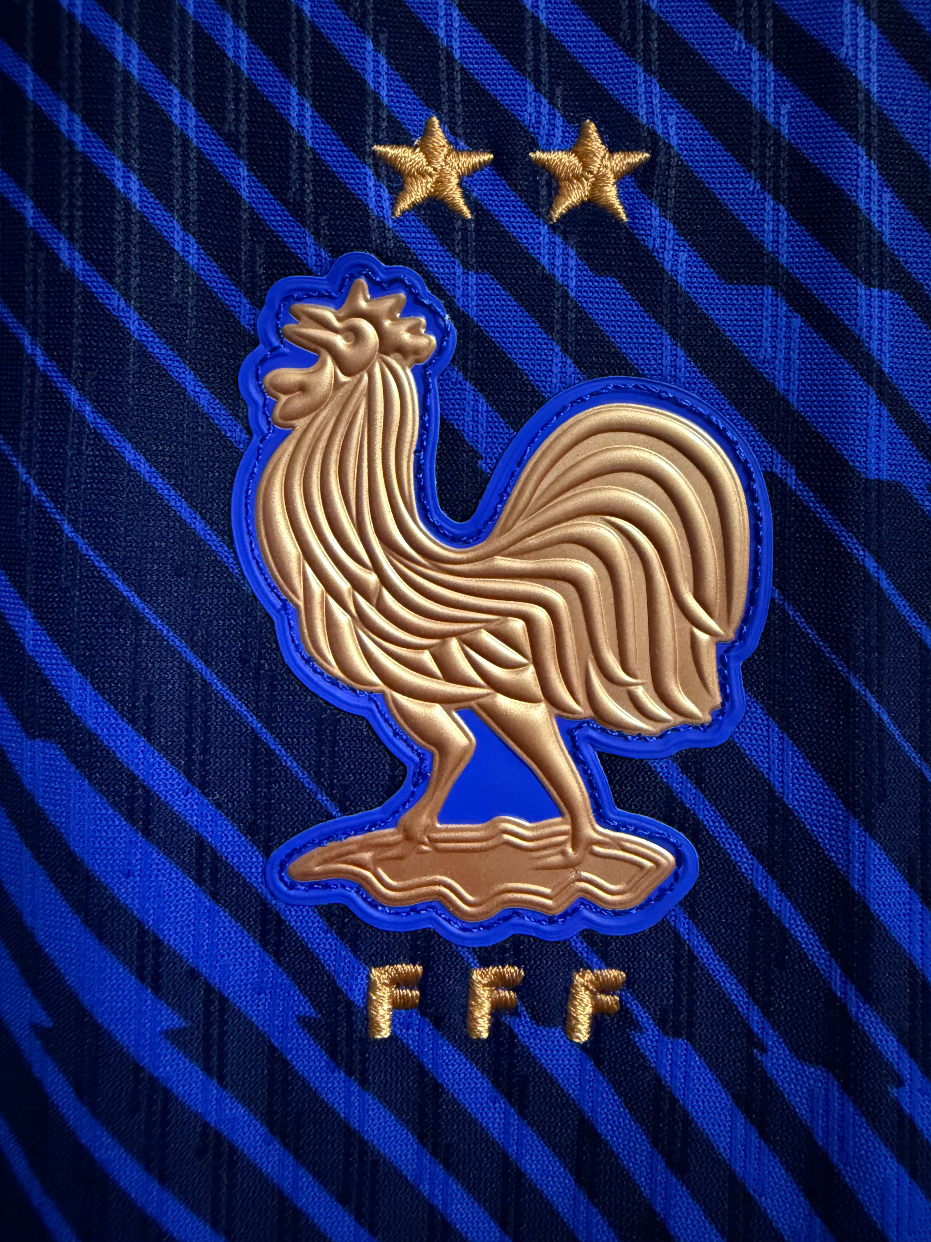 上周还入了这件耐克贤聊球衣世界杯
