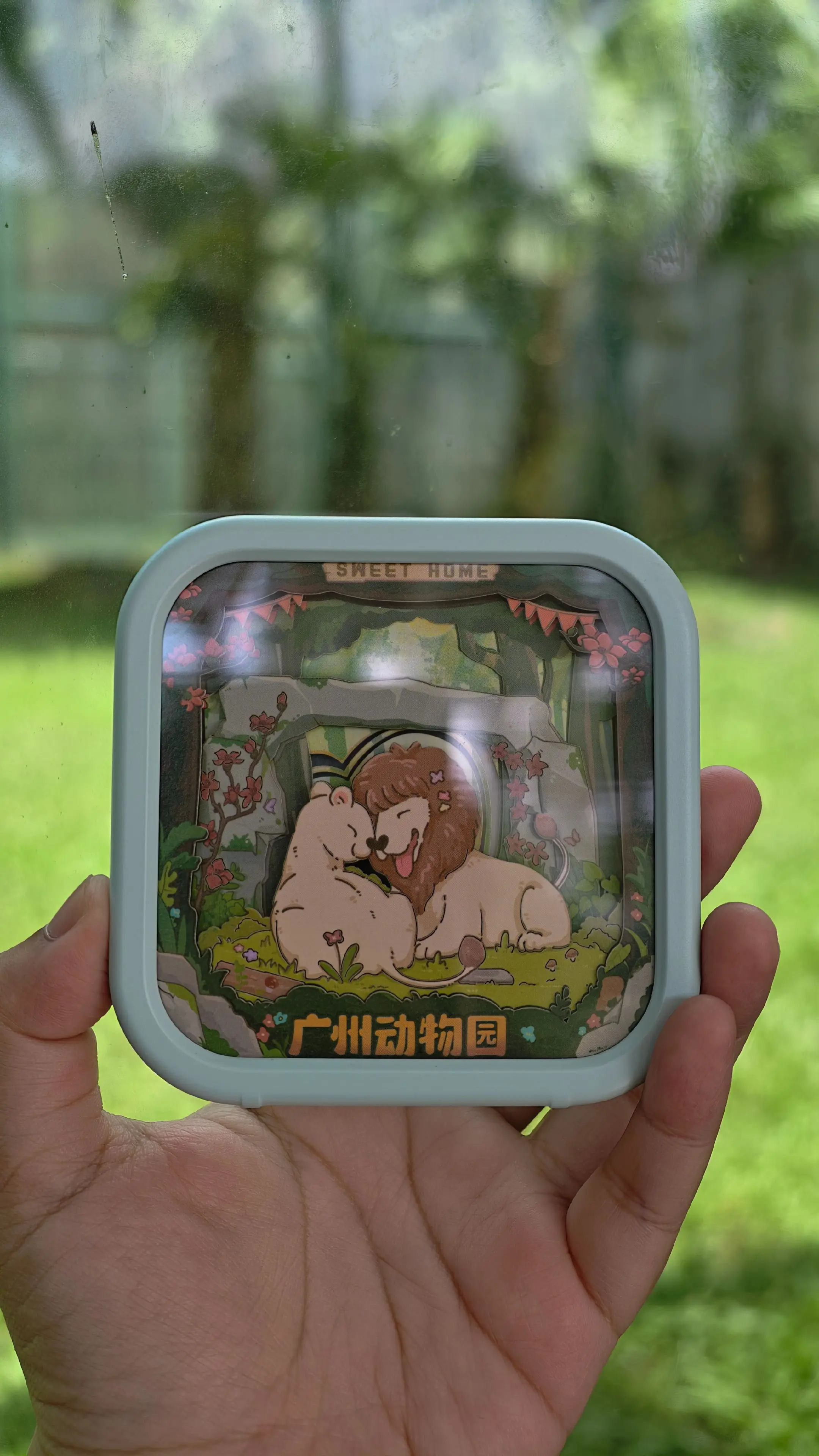 阿杭和贝贝的小夜灯。湖边的快闪店买的，买了也是用来收藏。
