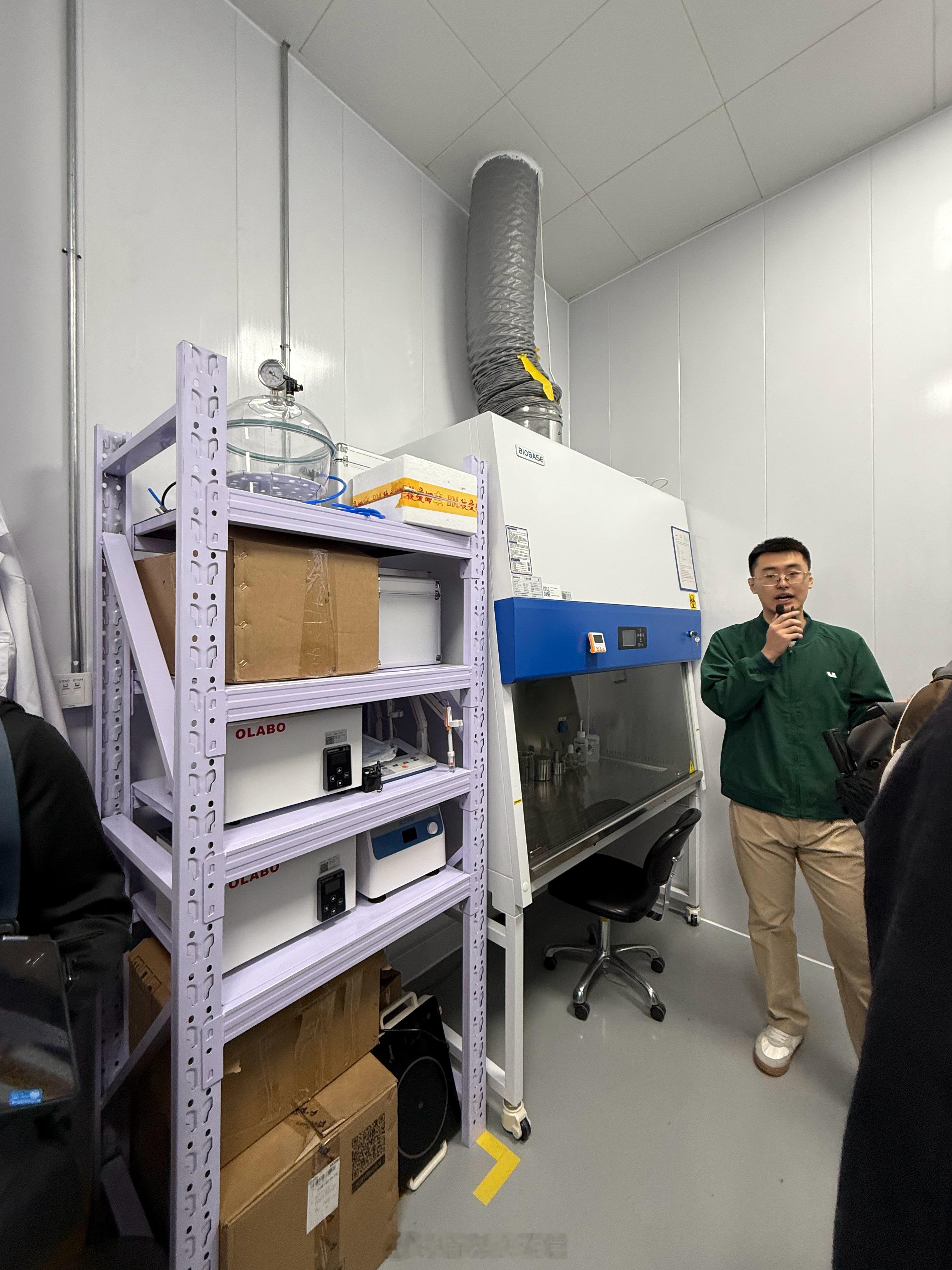 理想汽车的微生物实验室。通过对微生物的检测，来防止对于用户的微生物潜在安全风险。