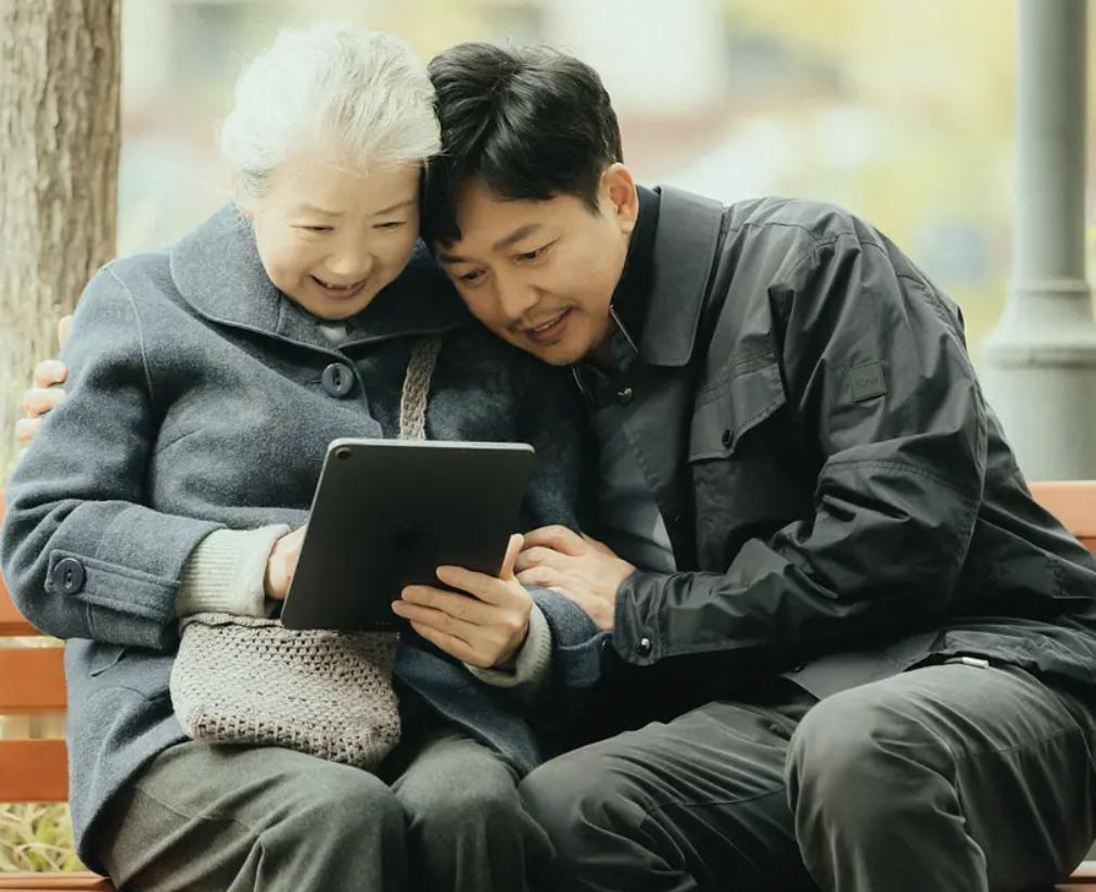 郝蕾和刘奕君在剧中的对手戏太激烈了！

新剧《熟年》开播了，这是一部你绝对不能错