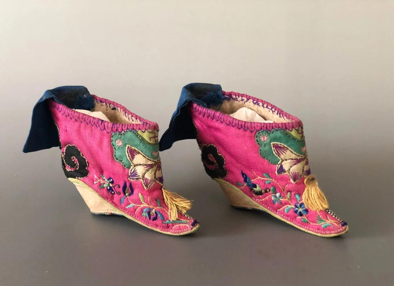 写格律诗词，千万不要被格律限制死
格律诗和词，无论是音节还是声调平仄起伏都很美，