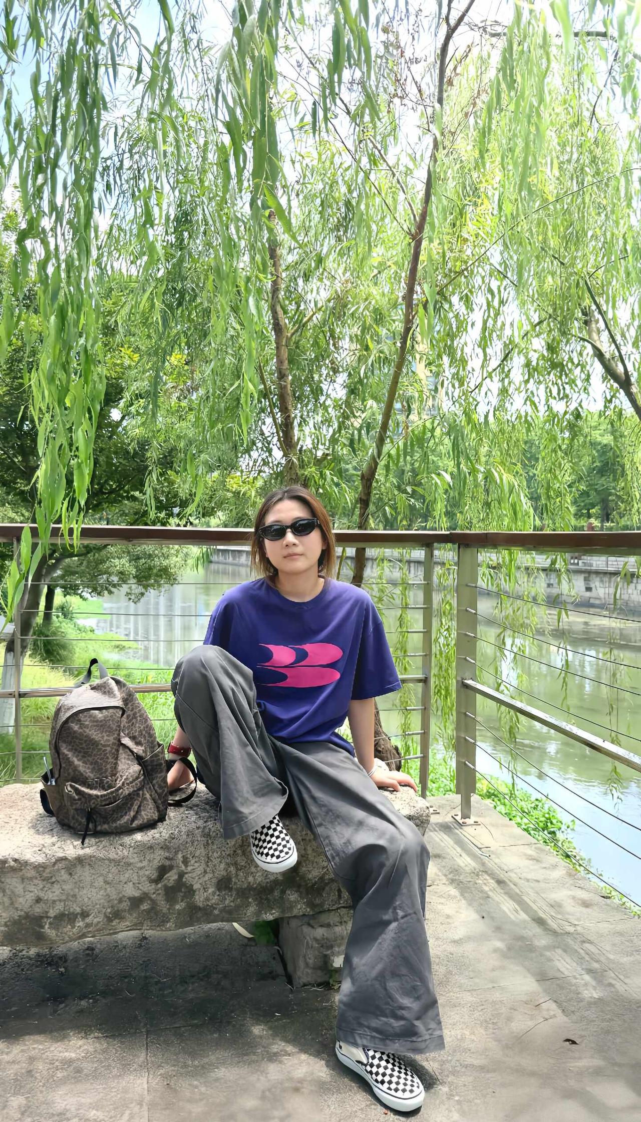 大紫T与阔腿裤组合
OOTD
户外穿搭