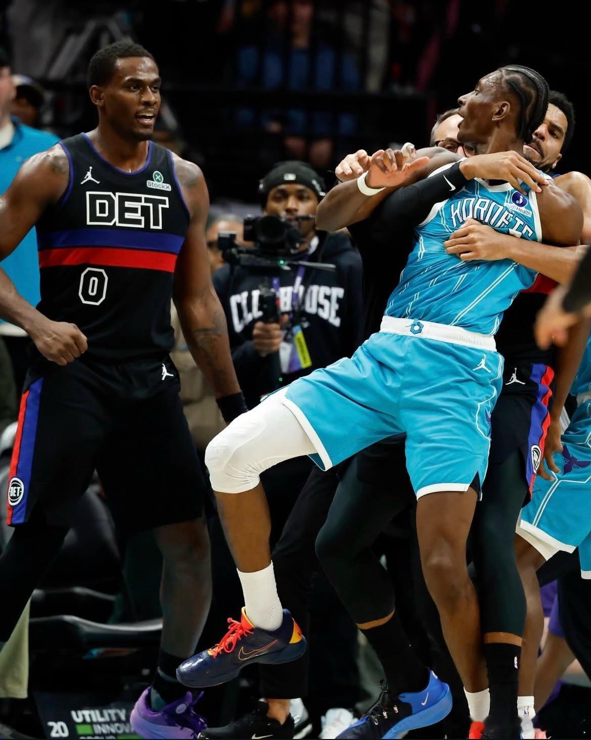 Haynes：即使被禁赛多场，杜伦仍然会被允许参加全明星正赛。 （杜伦以替补身份