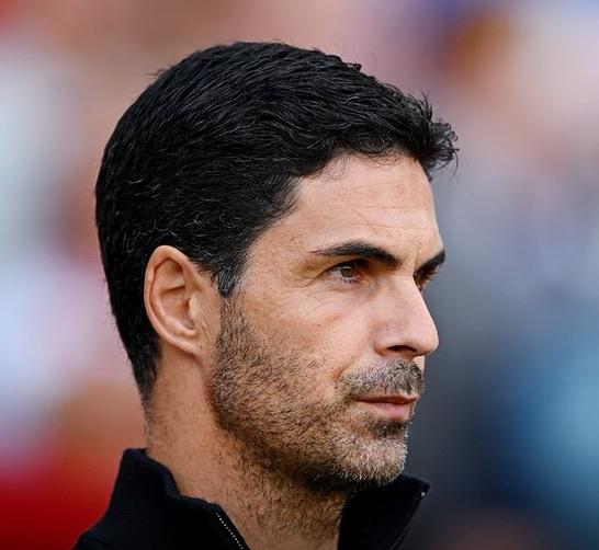 【良师】即便在执教生涯已走到这个阶段，阿尔特塔仍表示，每当需要做出重大决策时，他