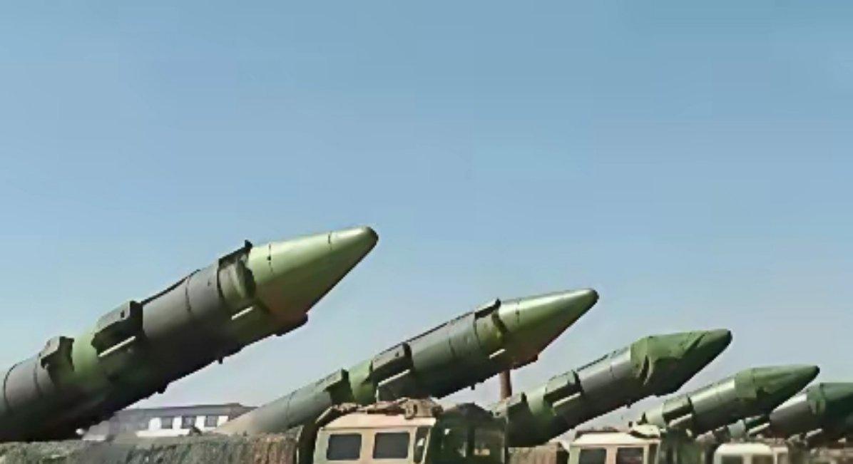 网友：假如美国先对中国发射 200 枚核弹，中国有反击的能力吗？ 