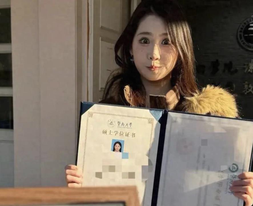 一个女生毕业不到一年就攒了10万块，就这她还感觉会被人给嘲笑，那咱这些毕业多年还