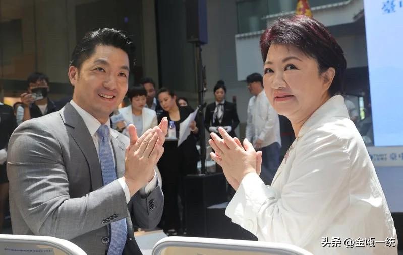 卢秀燕访美前再度与蒋万安“同框”赏灯会 引政坛关注

台中市长卢秀燕今天（2日）