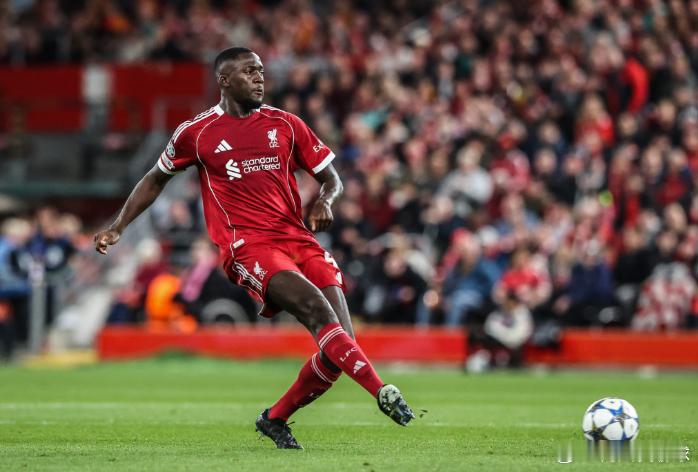 4月21日讯 日前，知名转会专家莫雷托在其Youtube频道，谈到了利物浦后卫科