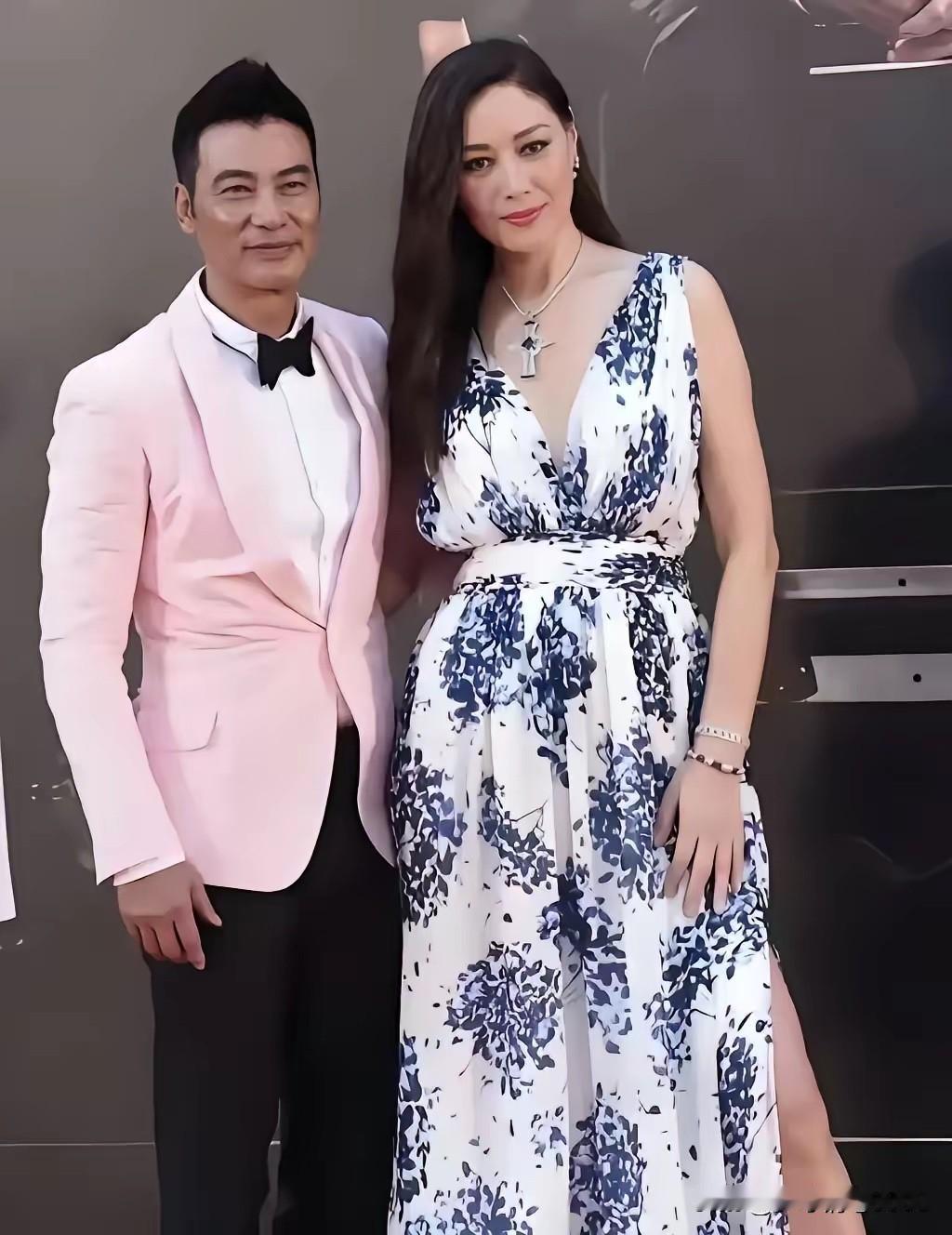 任达华的妻子琦琦看起来人高马大的，180的身高让她看着比较妆，比任达华都要高出一
