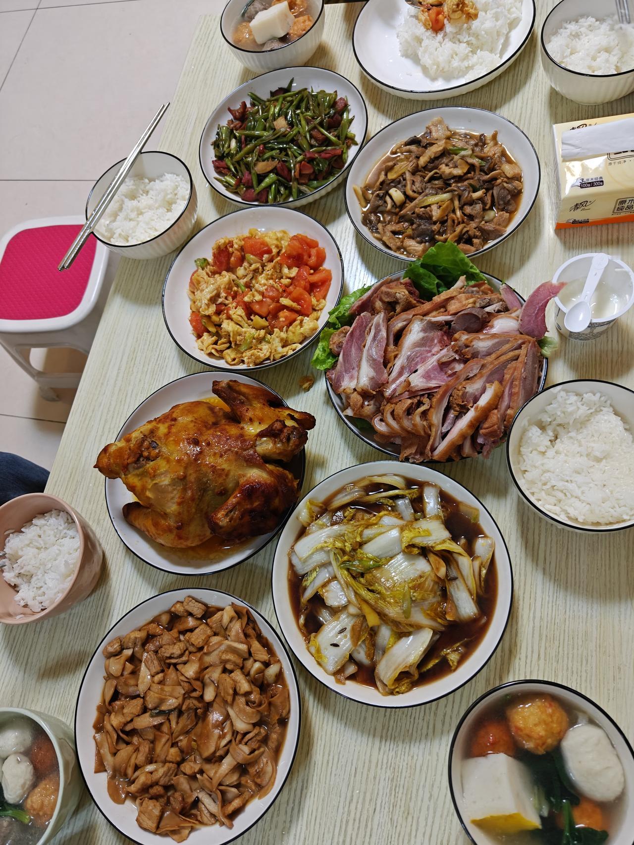 昨天领导开早会的时候发脾气了。
这次确实错的有点离谱。
事情是这样的：
前天下午