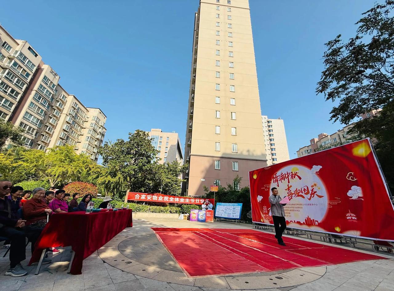 话题有点夸张了，只是个别物业，并不是全行业。这家物业公司主动撤离小区，是自己扛不