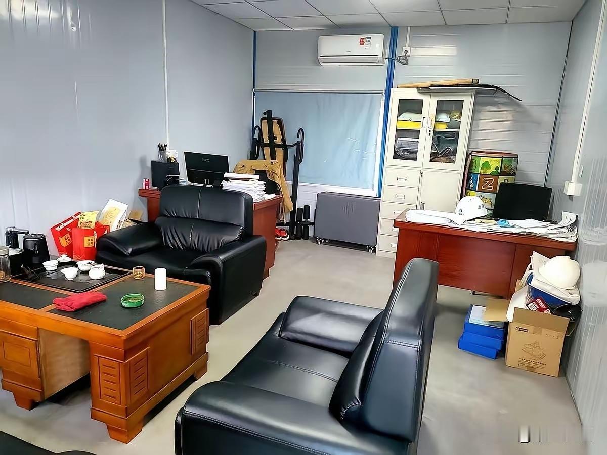 看到一位网友很戳心的分享，什么才是真正的托举？
不是嘴上说说的鼓励，而是父母靠自