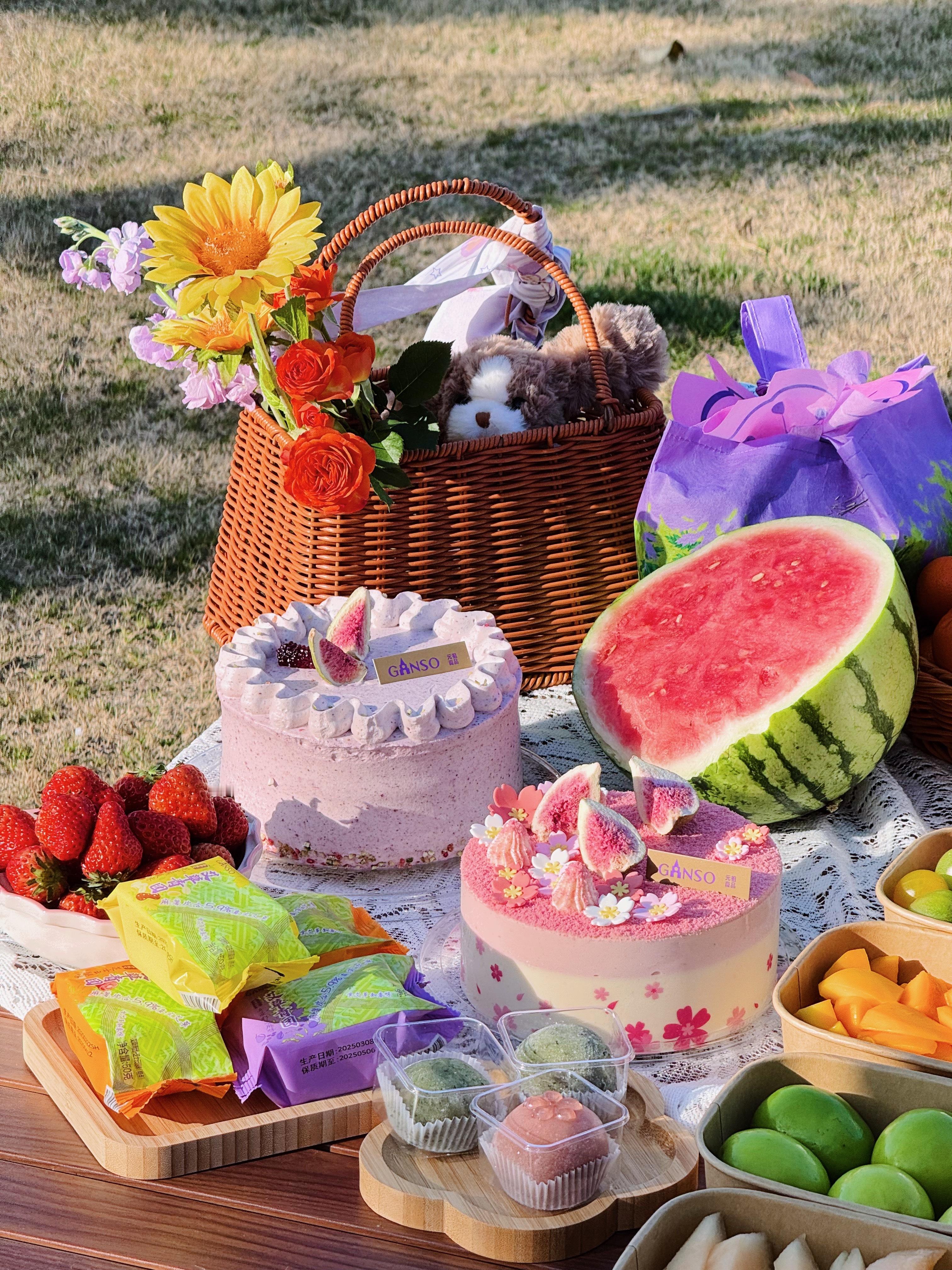 带着元祖踏青蛋糕和青团[蛋糕]去有风的地方，🎏和春天撞个满怀。🌸📍元祖蛋糕