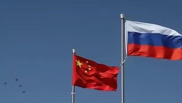 万幸中国没帮俄罗斯，因为美国曾布下了三个陷阱，一个比一个致命，那美国布下的陷阱到