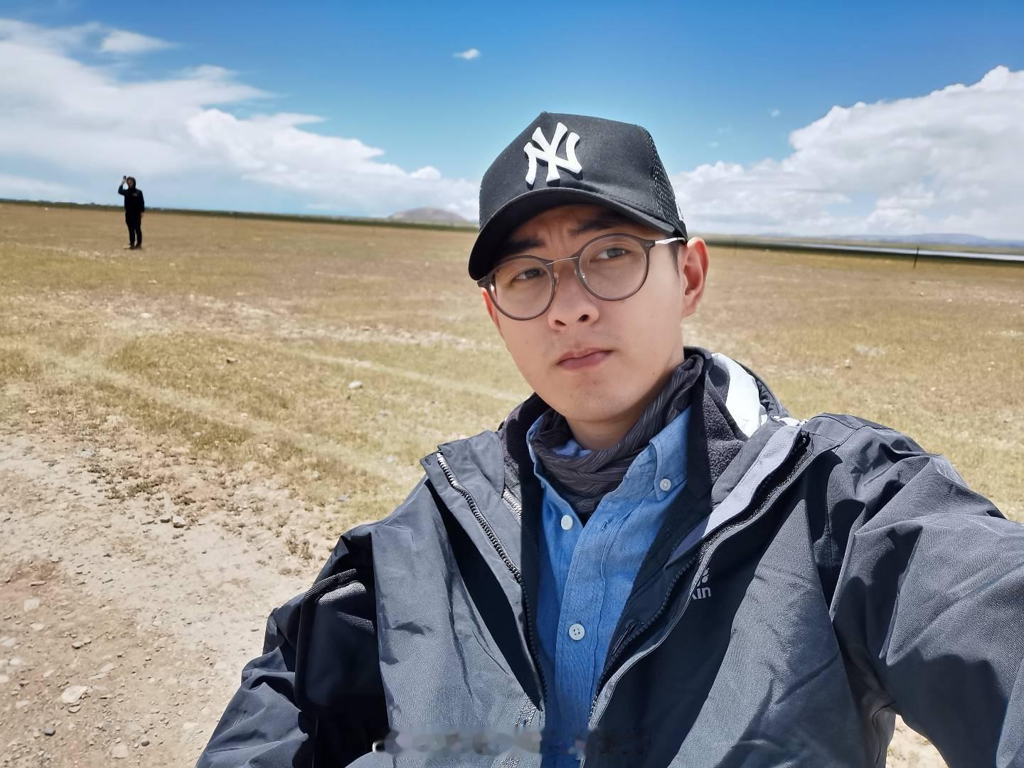 一登录小米账户，一堆奇奇怪怪的云相册自动同步回来。上次用小米还是10ultra十