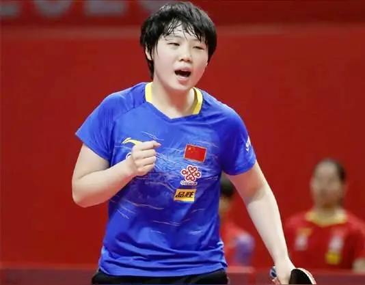 大丫头，新劳模，正当青春好年华，身兼三项她不怕，4天13场笑哈哈～[憨笑]

W