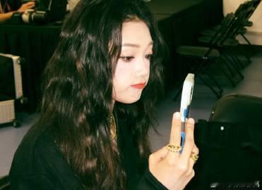 希林娜依高高级感随拍 希林娜依高高级感随拍真的是太漂亮了吧，看到这一次的照片随机