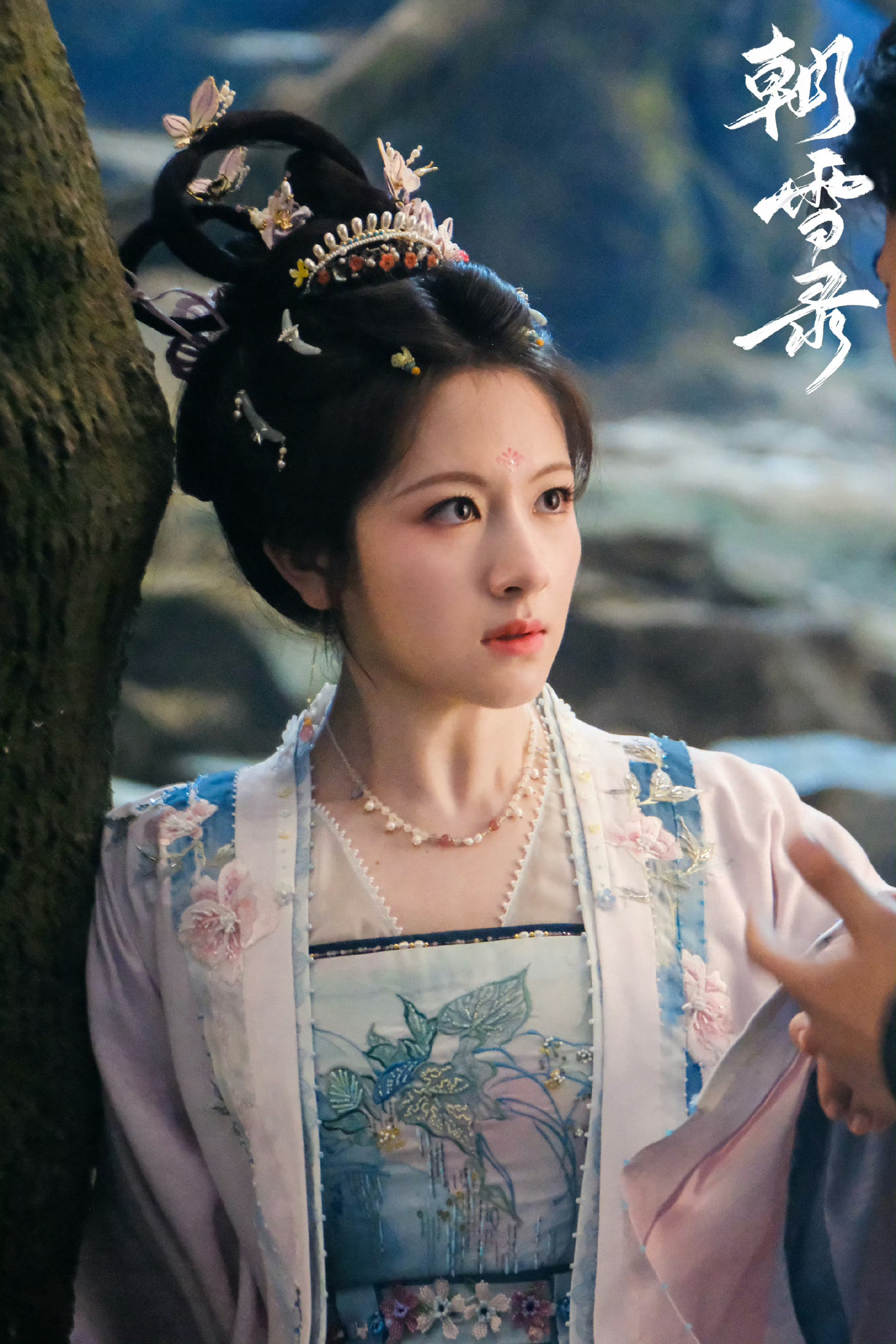 朝雪录破万联欢会热点现场 《朝雪录》热度已经超过杨紫主演的《热爱的亲爱的》，白鹿
