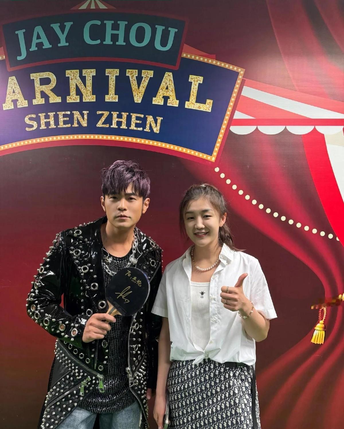 你敢信？！一个乒乓球大咖为了追星也能这么拼！想象一下，当乒乓球界的王者陈梦去看音