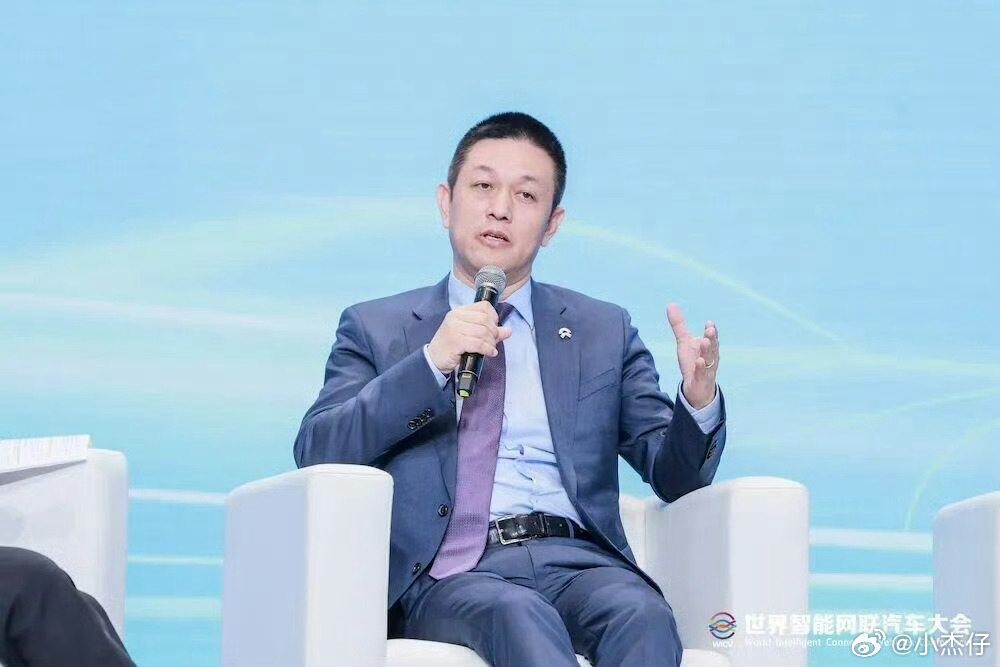 李斌谈自动驾驶核心价值自动驾驶吹得再响，不如问一句：你真敢让孩子坐吗？那这么看，