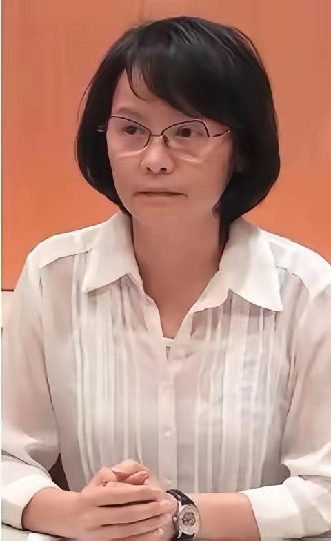 台湾女老师一句话，让14亿人破防！她说：“大陆要统一，不是要征服，只是想把被抢走