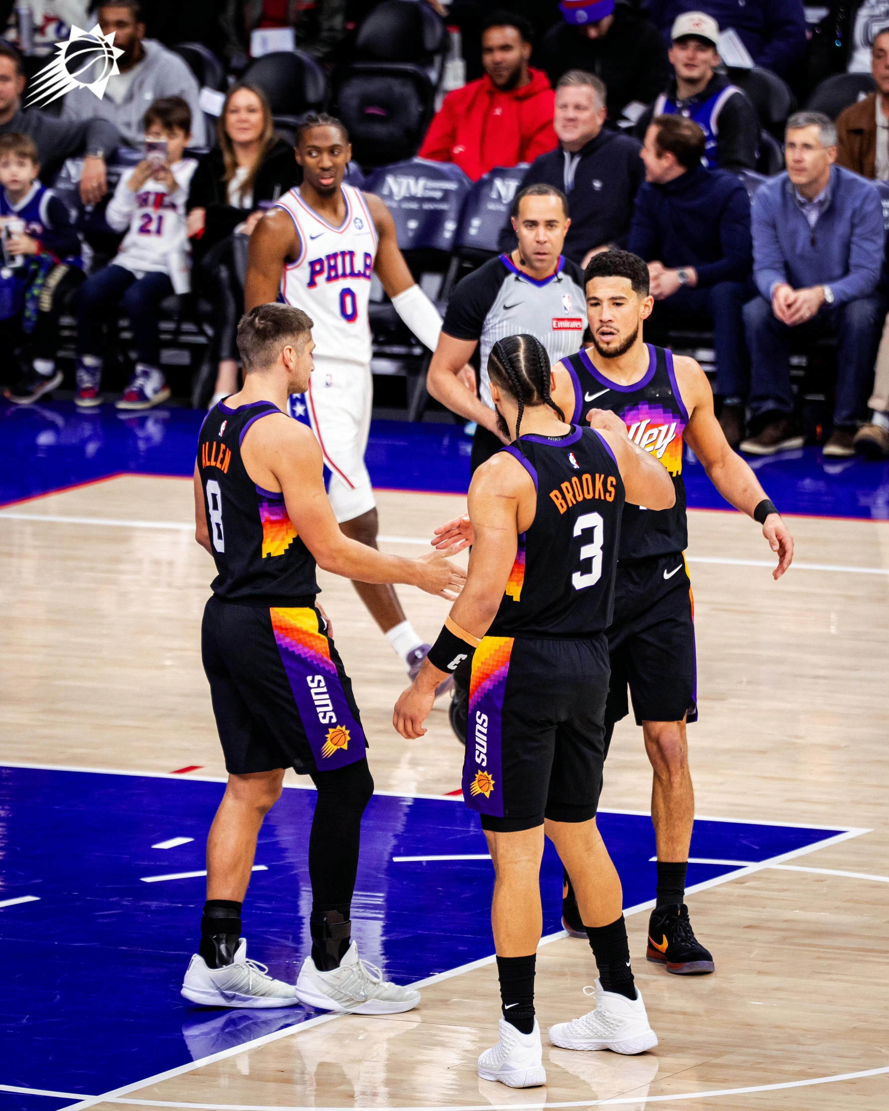 太阳本赛季单场得分王一览：德文·布克（22次）狄龙·布鲁克斯（13次）格雷森·阿