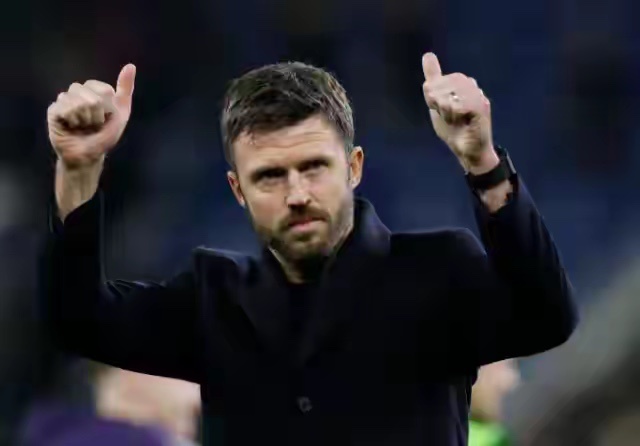 曼联在英超赛场客场1-0击败埃弗顿，时隔近一年再度实现英超客场零封，上一次还要追