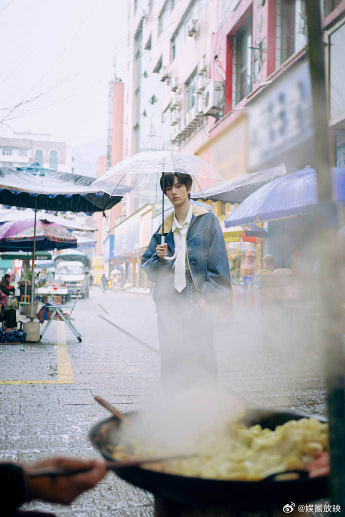 李煜东居然只有14岁180的身高配上14岁的年纪也太绝了！李煜东的帅哥形态完全无