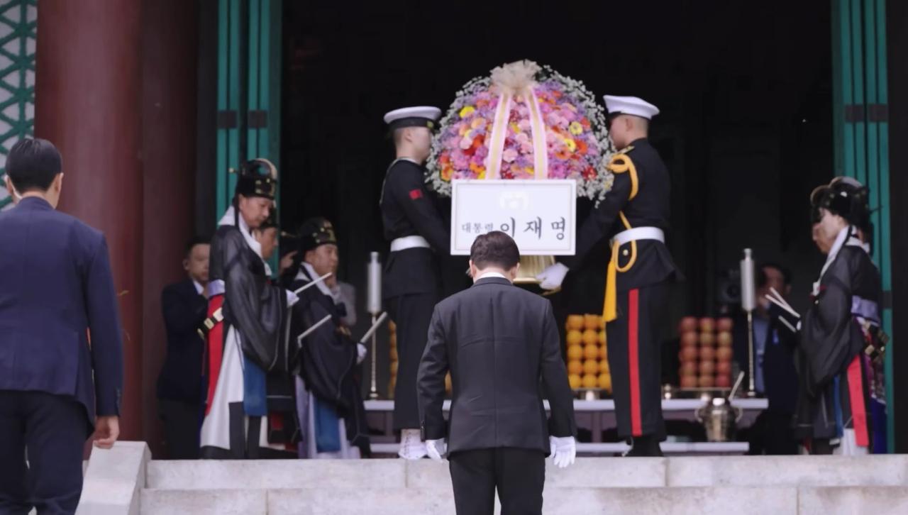 李在明高调祭拜李舜臣！直言韩国正遭遇堪比“壬辰倭乱”的绝境！

2026年4月2