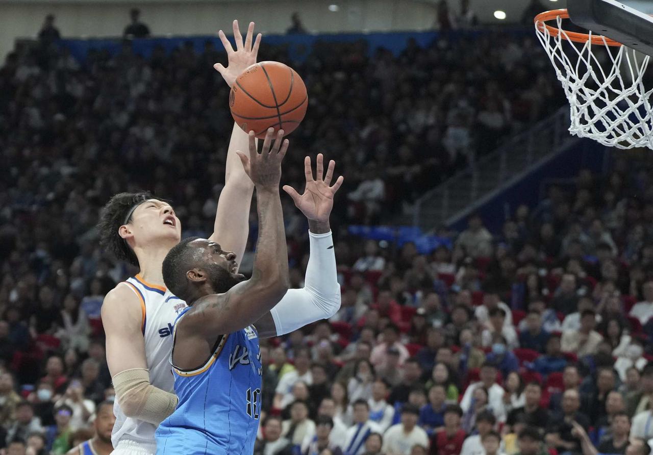 难奈领头羊，北汽男篮看到实力差距 


12日晚，北汽男篮在主场以83比88输给