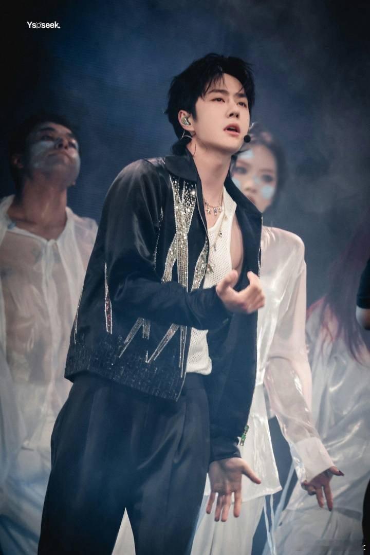 #王一博腋下管理##王一博[超话]# 啊啊啊啊啊啊啊老公[开学季][开学季] 太