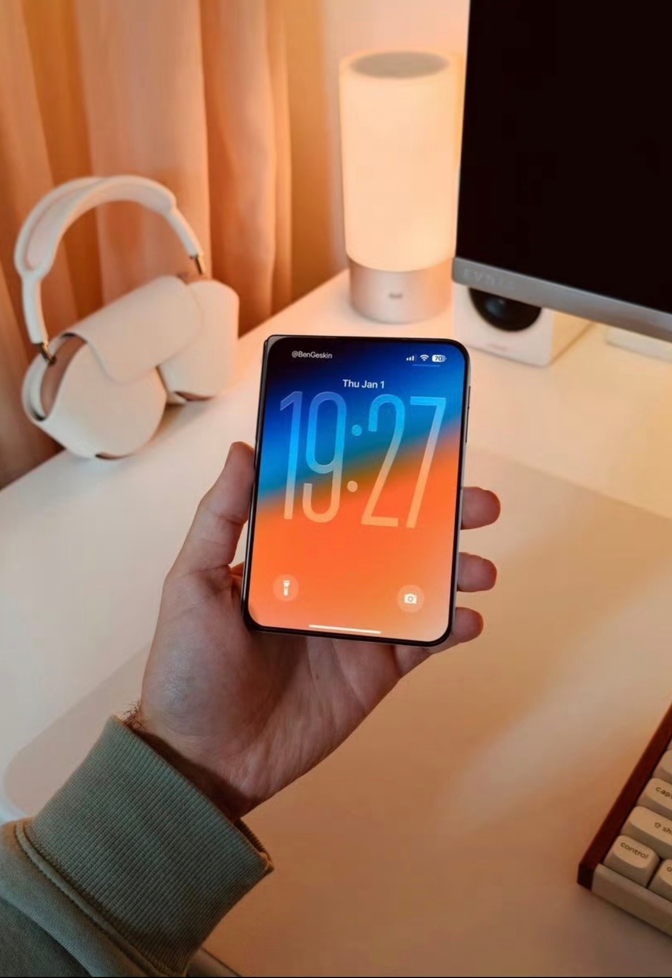 iPhoneFold上手 可爱的小胖子？你们觉得 iPhone Fold 这个折