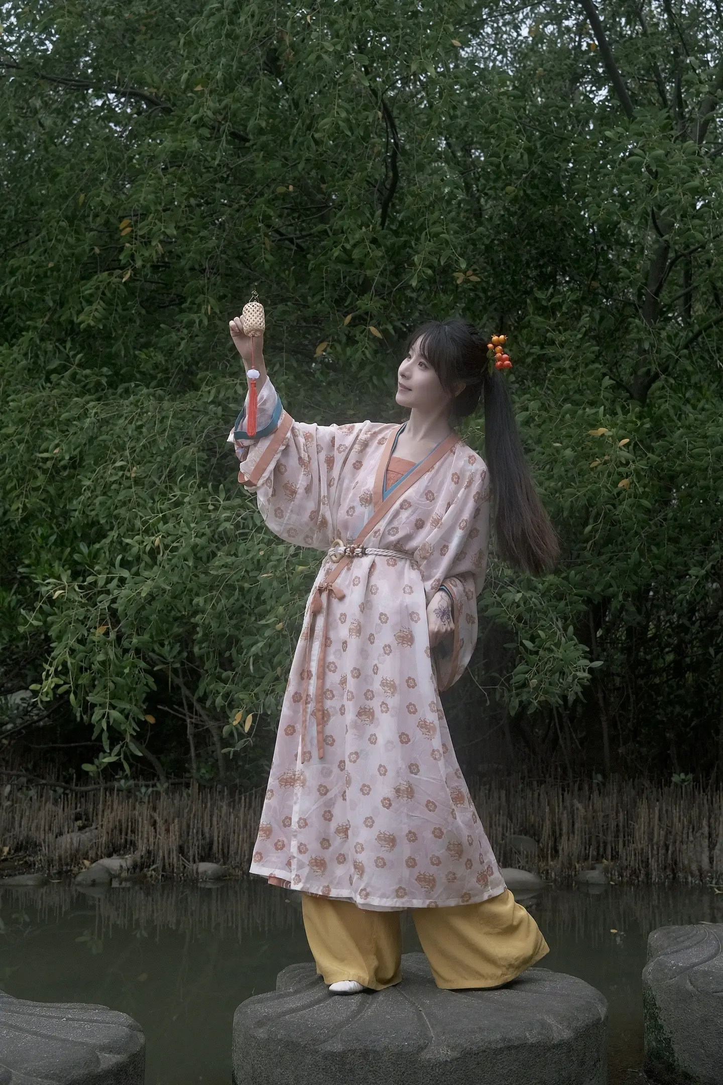 此时情绪此时天，无事小神仙”
化身一个隐居避世 没有忧愁的小神仙吧～