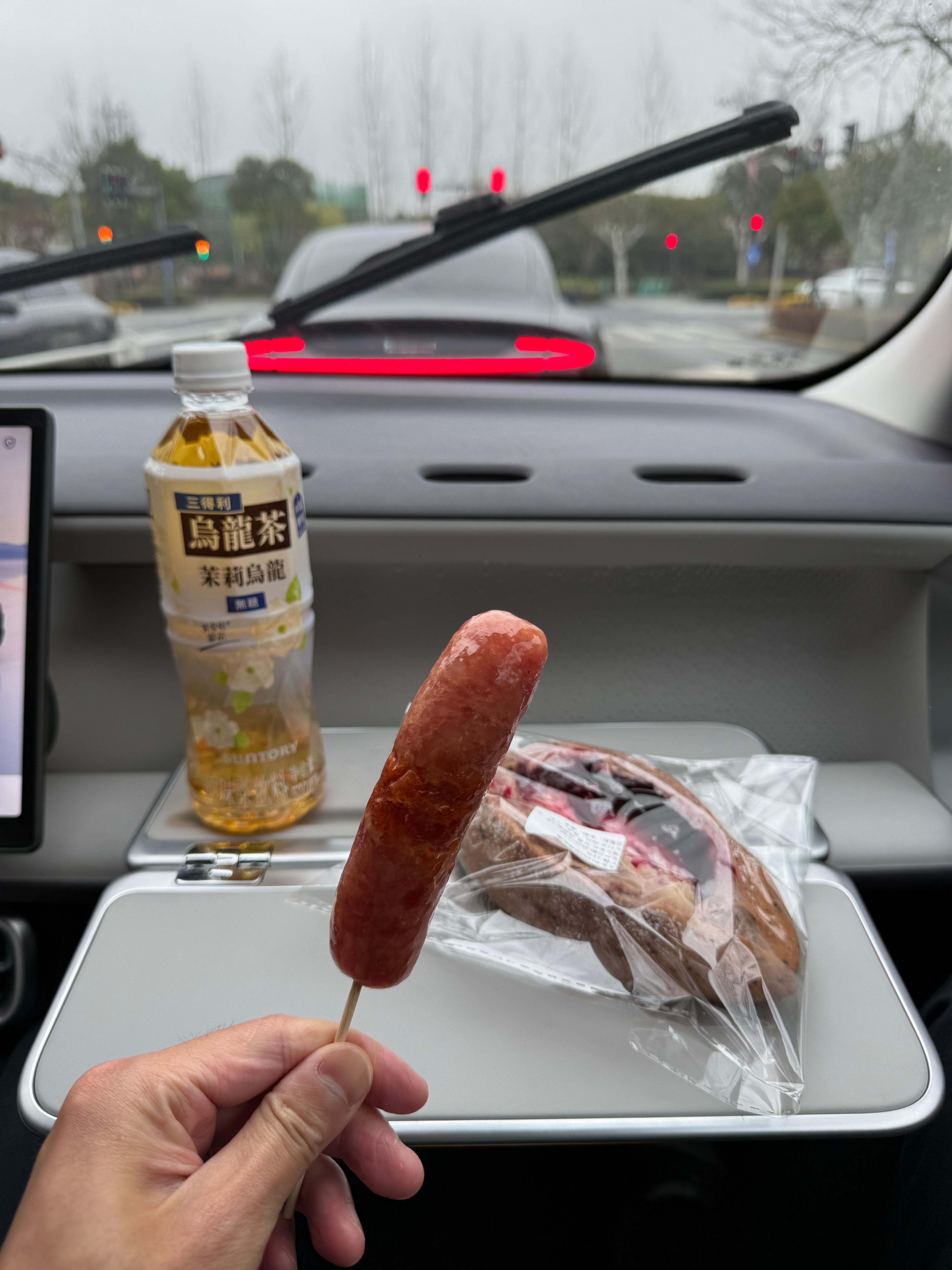 堵车不如吃饭没有在行车过程中使用 