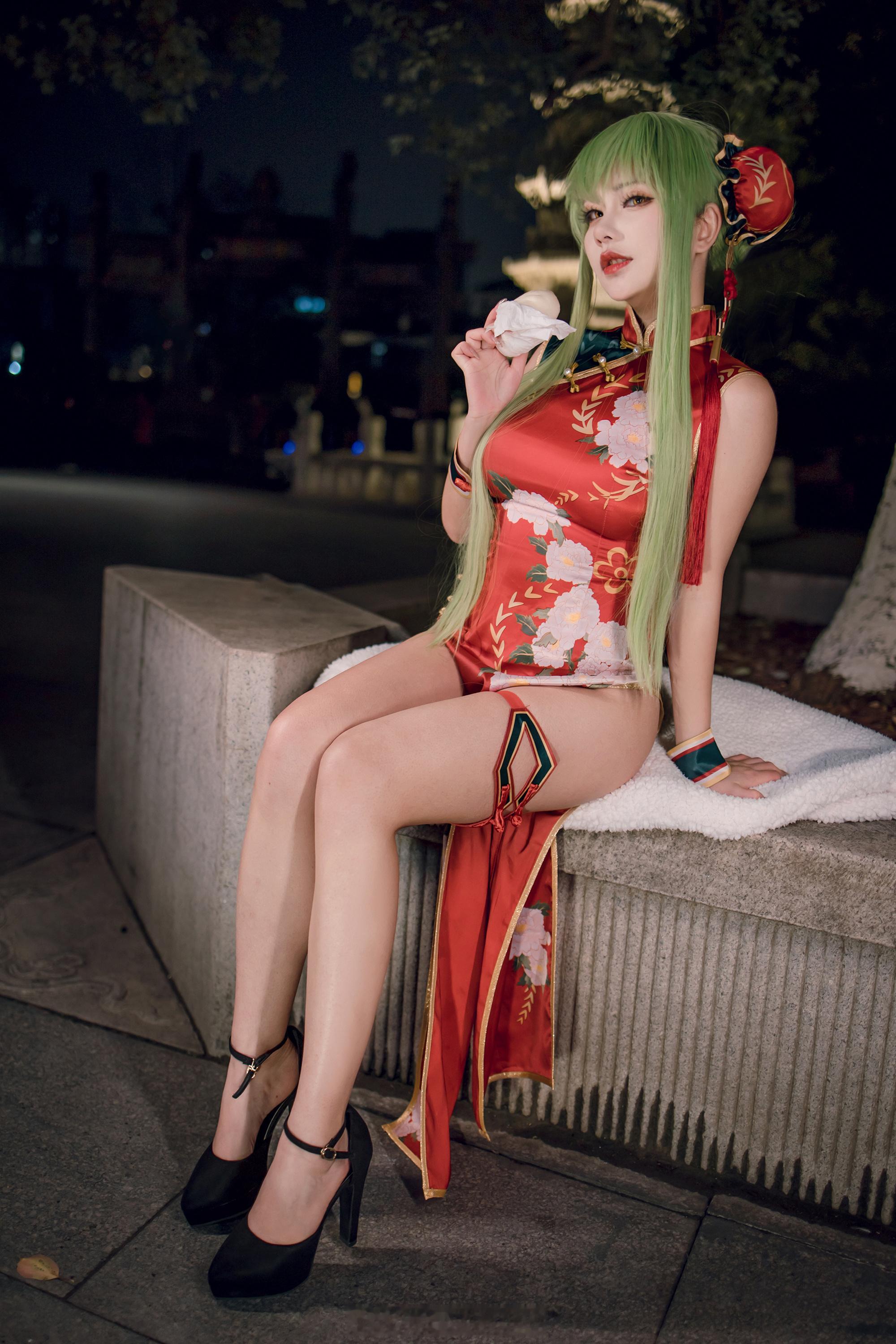 [左哼哼] ​​​