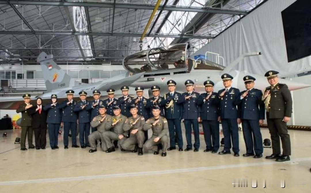 🇮🇩🇫🇷11月28日，印尼空军在法国梅利尼亚克举行仪式，正式接收了首批三
