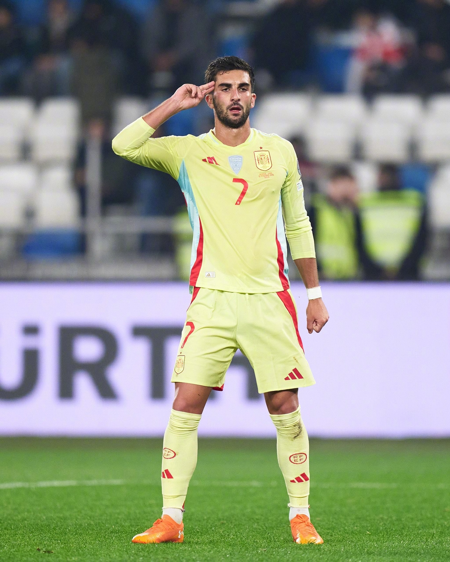 ⚽️国际比赛日战果世预赛｜🇬🇪格鲁吉亚0-4西班牙🇪🇸：费兰托雷斯首发出